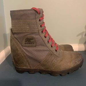 Sorel Women's Lexie Wedge boot, size 10, color Grey